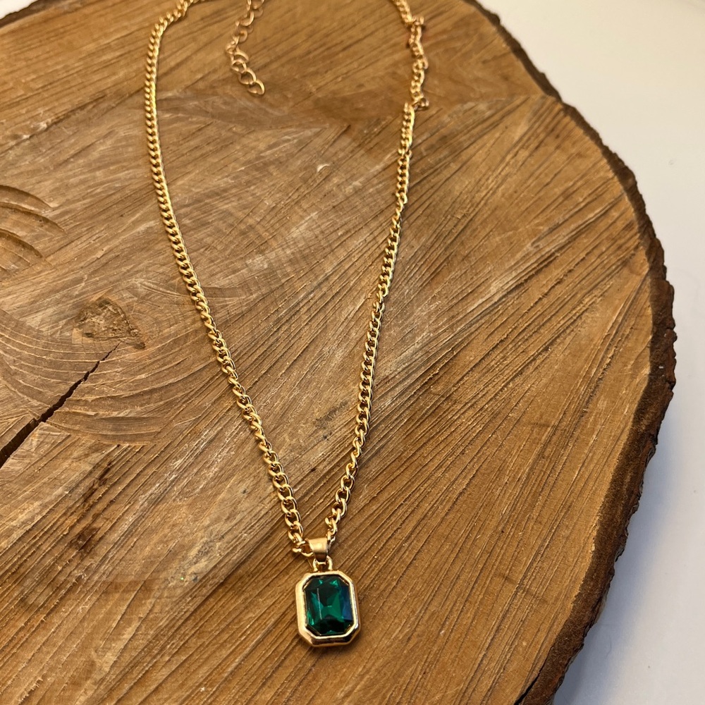 Gold Chain Necklace with Emerald Green Pendant - Women Jewelry